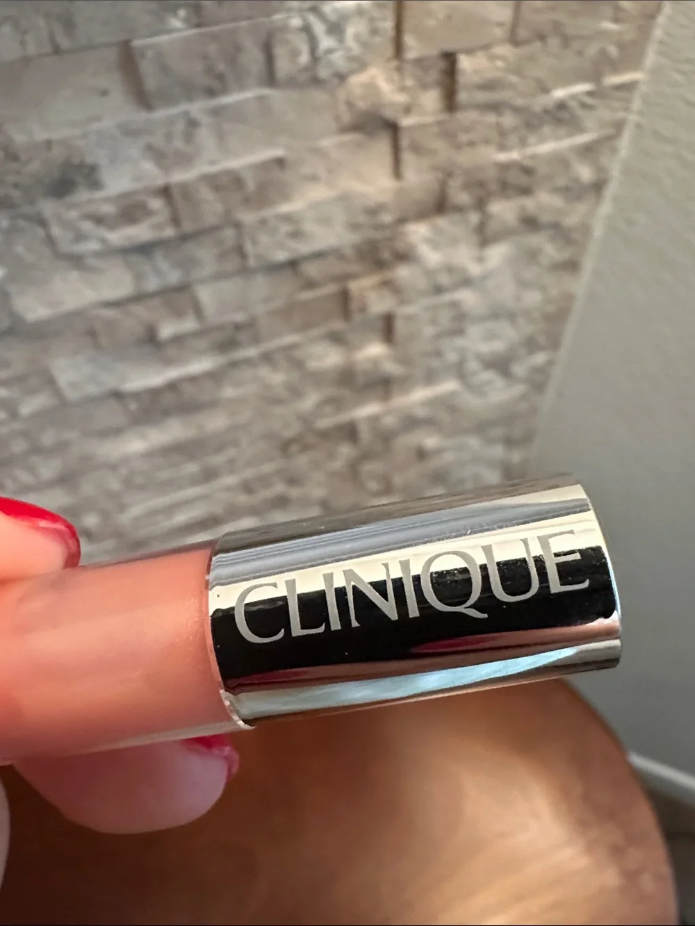 Clinique lightweight gloss